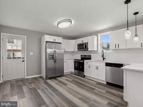 7737 Notley Rd, Pasadena, MD 21122 photo 14