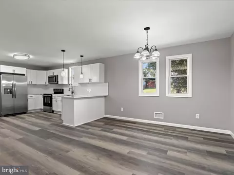 7737 Notley Rd, Pasadena, MD 21122 photo 9