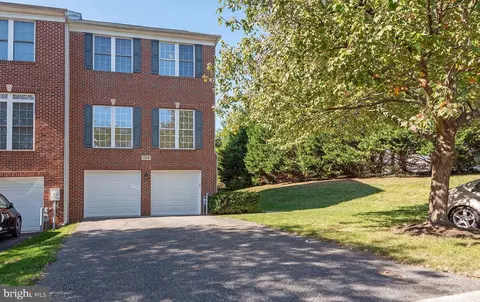 1108 Arrowleaf Ct, Crofton, MD 21114 photo 2