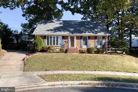 6 Centerhill Ct, Linthicum Heights, MD 21090