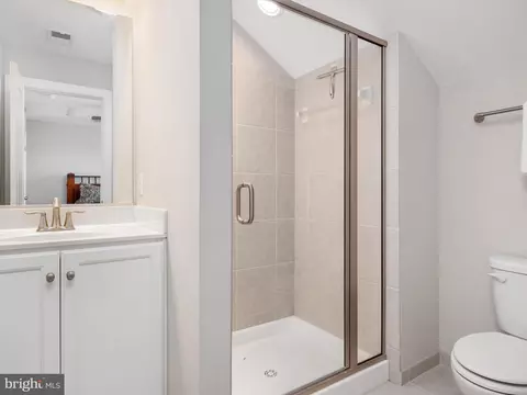Bath - 512 Joseph Johnson Dr, Annapolis, MD 21401 photo 4 of 4