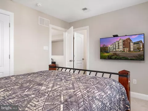 Bedroom - 512 Joseph Johnson Dr, Annapolis, MD 21401 photo 4 of 4