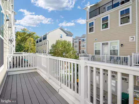 Exterior - 512 Joseph Johnson Dr, Annapolis, MD 21401 photo 2 of 7