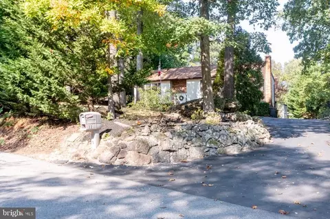22 W Pasadena Rd, Pasadena, MD 21122 photo 2