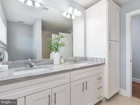 Bath - 3910 Jiggsy Ct, Edgewater, MD 21037 photo 2 of 5