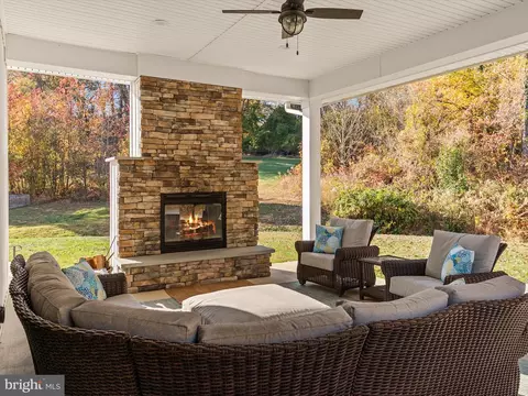 Exterior - 3910 Jiggsy Ct, Edgewater, MD 21037 photo 3 of 14