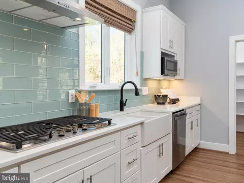 Kitchen - 3910 Jiggsy Ct, Edgewater, MD 21037 photo 4 of 4