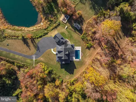 View/Area - 3910 Jiggsy Ct, Edgewater, MD 21037 photo 6 of 11