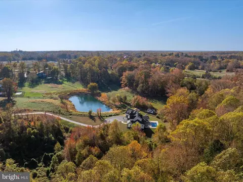 View/Area - 3910 Jiggsy Ct, Edgewater, MD 21037 photo 3 of 11