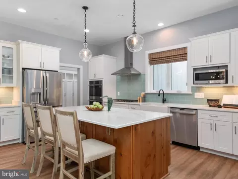 Kitchen - 3910 Jiggsy Ct, Edgewater, MD 21037 photo 2 of 4
