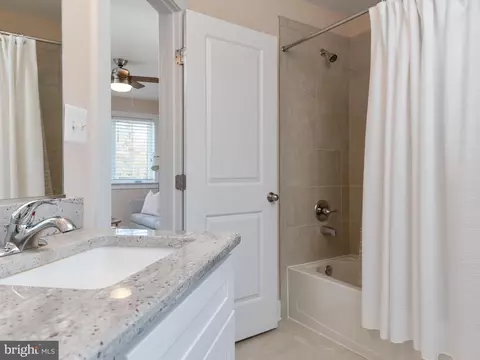 Bath - 3910 Jiggsy Ct, Edgewater, MD 21037 photo 4 of 5