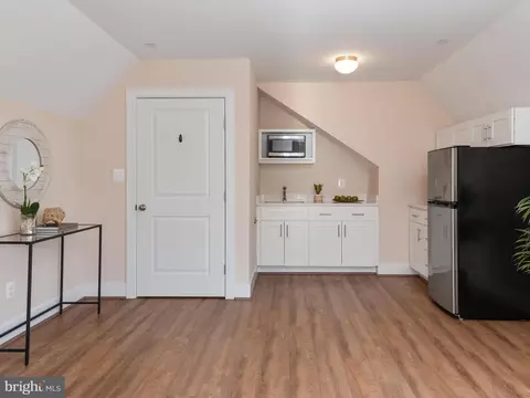 Entry Way - 3910 Jiggsy Ct, Edgewater, MD 21037 photo 5 of 6
