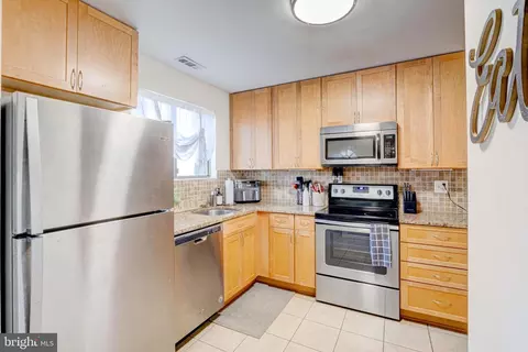 Kitchen - 374 Carronade Way, Arnold, MD 21012 photo 1 of 4