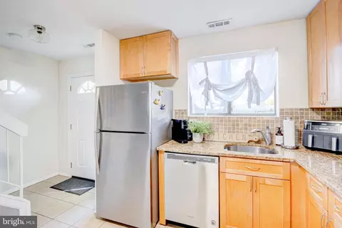 Kitchen - 374 Carronade Way, Arnold, MD 21012 photo 3 of 4