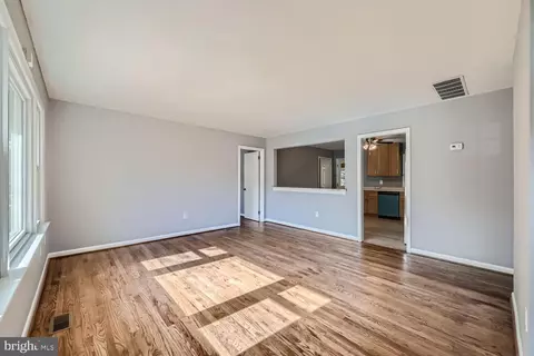 1200 Hillcreek Rd, Pasadena, MD 21122 photo 22