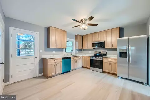 1200 Hillcreek Rd, Pasadena, MD 21122 photo 25