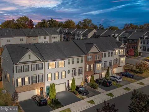822 Nancy Lynn Ln, Arnold, MD 21012
