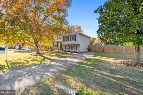 5608 Lee Way Dr, Churchton, MD 20733