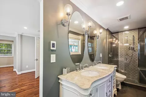 Bath - 525 Overhill Dr, Edgewater, MD 21037 photo 1 of 3