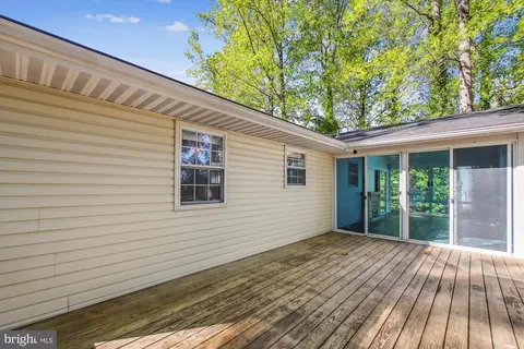 Exterior - 525 Overhill Dr, Edgewater, MD 21037 photo 6 of 13