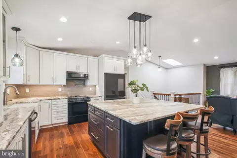 Kitchen - 525 Overhill Dr, Edgewater, MD 21037 photo 2 of 4