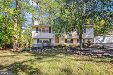525 Overhill Dr, Edgewater, MD 21037