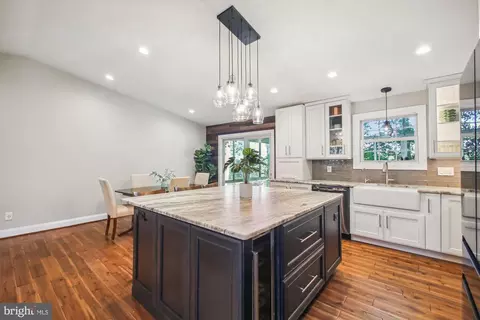 Kitchen - 525 Overhill Dr, Edgewater, MD 21037 photo 4 of 4
