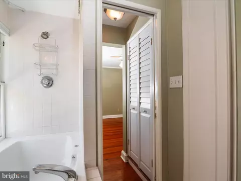 Bath - 25 Cathedral St, Annapolis, MD 21401 photo 2 of 2