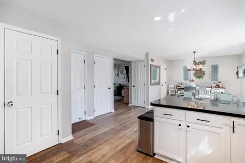 695 209th St, Pasadena, MD 21122 photo 15