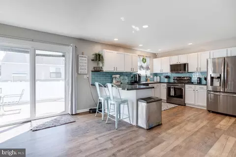 695 209th St, Pasadena, MD 21122 photo 10