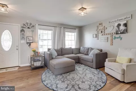 695 209th St, Pasadena, MD 21122 photo 8