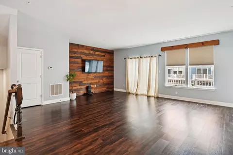 Living - 312 Bright Light Ct, Edgewater, MD 21037 photo 2 of 3