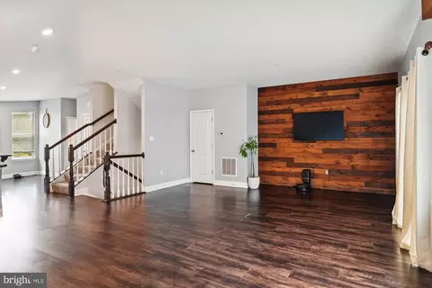 Living - 312 Bright Light Ct, Edgewater, MD 21037 photo 3 of 3