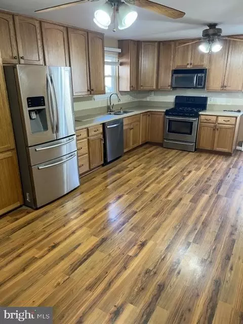 7841 Outing Ave, Pasadena, MD 21122 photo 3