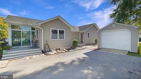 173 Margate Dr, Glen Burnie, MD 21060