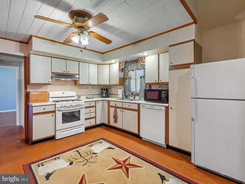 12 Disney Ave, Pasadena, MD 21122 photo 12