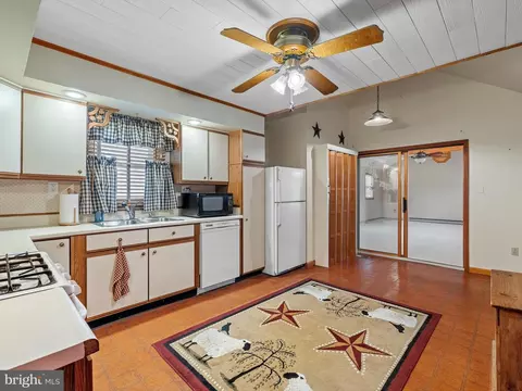 12 Disney Ave, Pasadena, MD 21122 photo 11