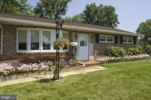 19 Elm Dr, Glen Burnie, MD 21060
