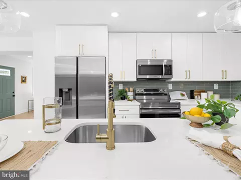 Kitchen - 1206 Breitwert Ave, Odenton, MD 21113 photo 3 of 4