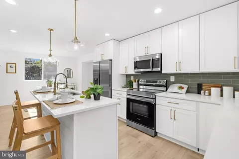 Kitchen - 1206 Breitwert Ave, Odenton, MD 21113 photo 4 of 4