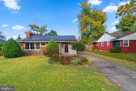 202 Regency Cir, Linthicum Heights, MD 21090