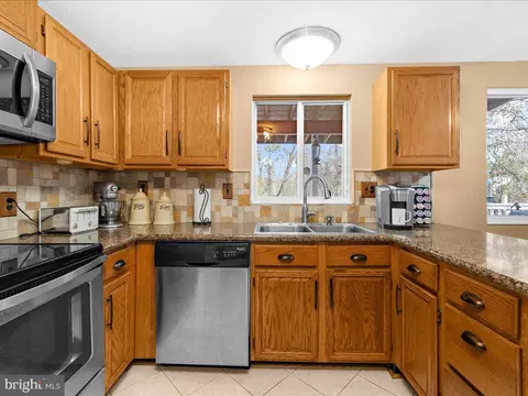 2904 Rockingham Ct, Pasadena, MD 21122 photo 12
