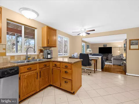 2904 Rockingham Ct, Pasadena, MD 21122 photo 13