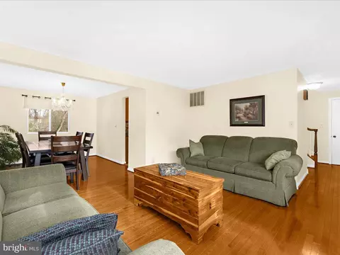 2904 Rockingham Ct, Pasadena, MD 21122 photo 5