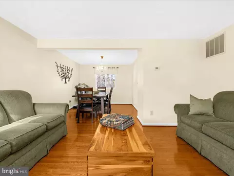 2904 Rockingham Ct, Pasadena, MD 21122 photo 6