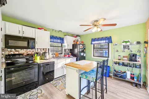 1139 Mount Dr, Pasadena, MD 21122 photo 6