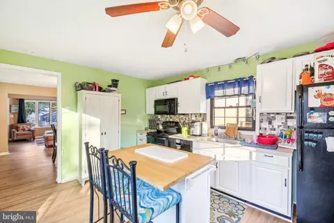 1139 Mount Dr, Pasadena, MD 21122 photo 8