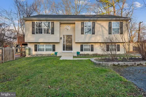 104 Henson Rd, Glen Burnie, MD 21060
