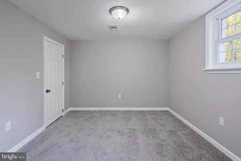 775 Woods Rd, Pasadena, MD 21122 photo 36