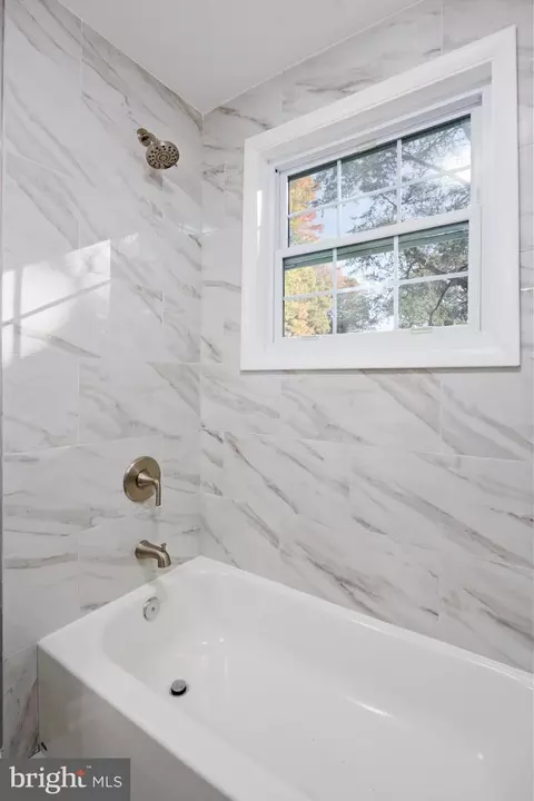 775 Woods Rd, Pasadena, MD 21122 photo 23